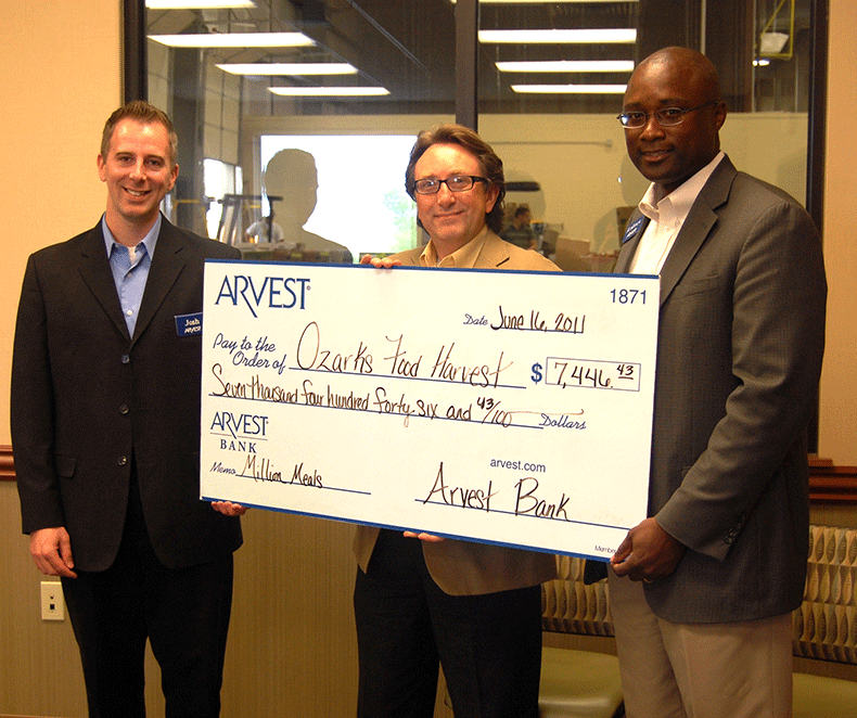 Arvest Bank donates nearly $10,000 on behalf of 1 Million Meals campaign