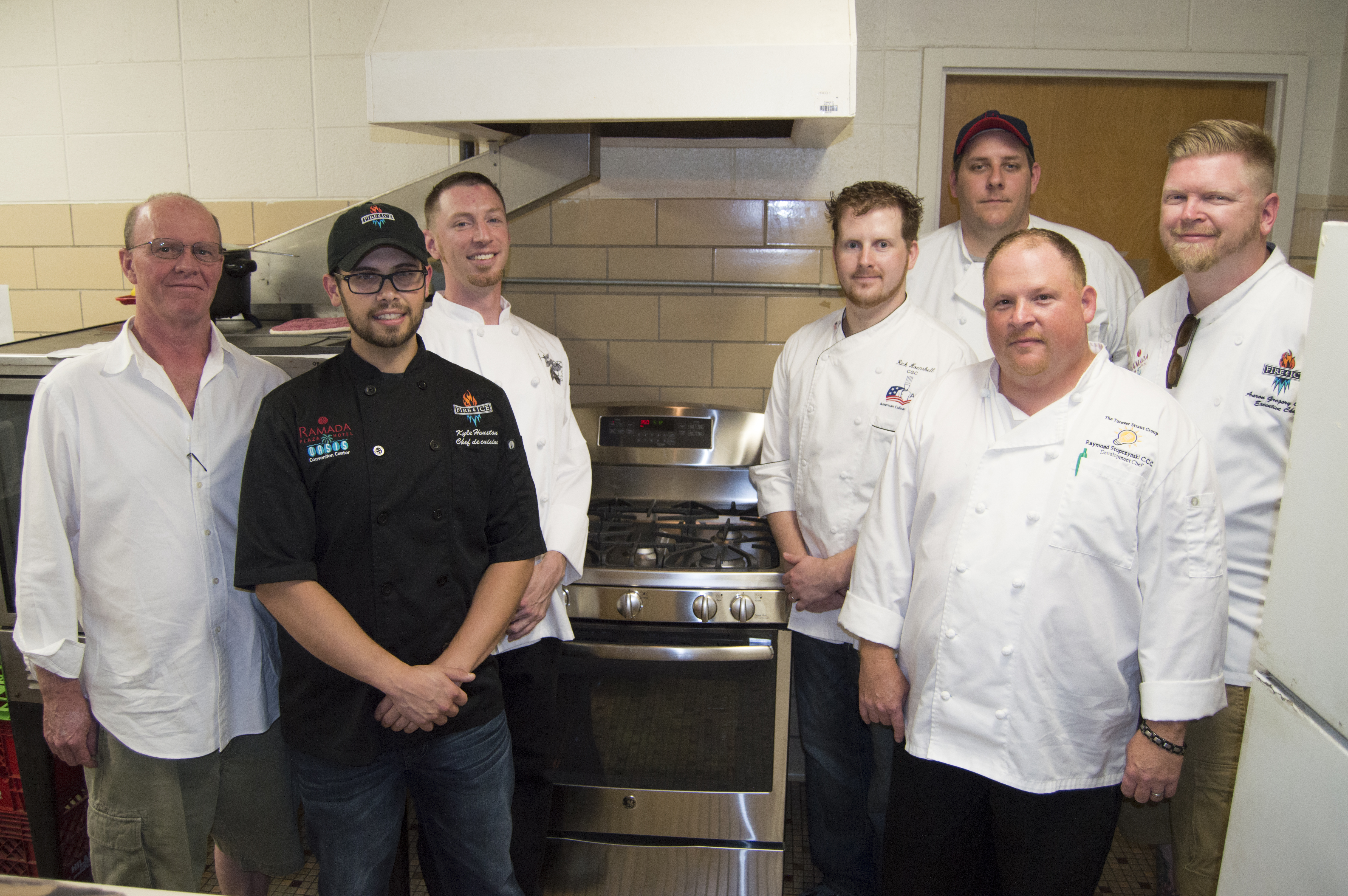 Local chefs provide new stove for Springfield Community Center