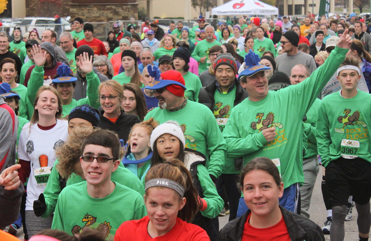 Thanksgiving race helps those in need